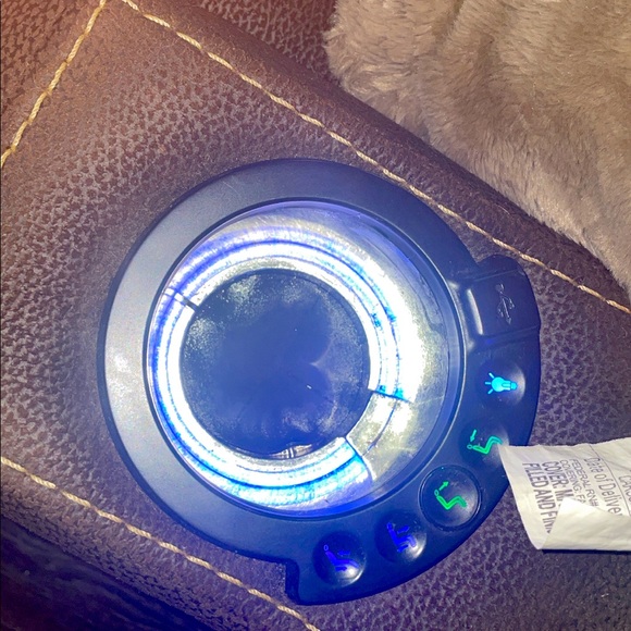 Couch - Picture 5 of 6